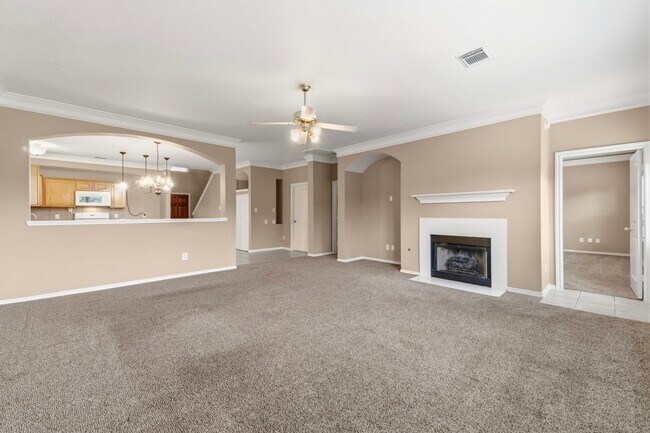 Building Photo - 11822 Green Willow Falls Dr
