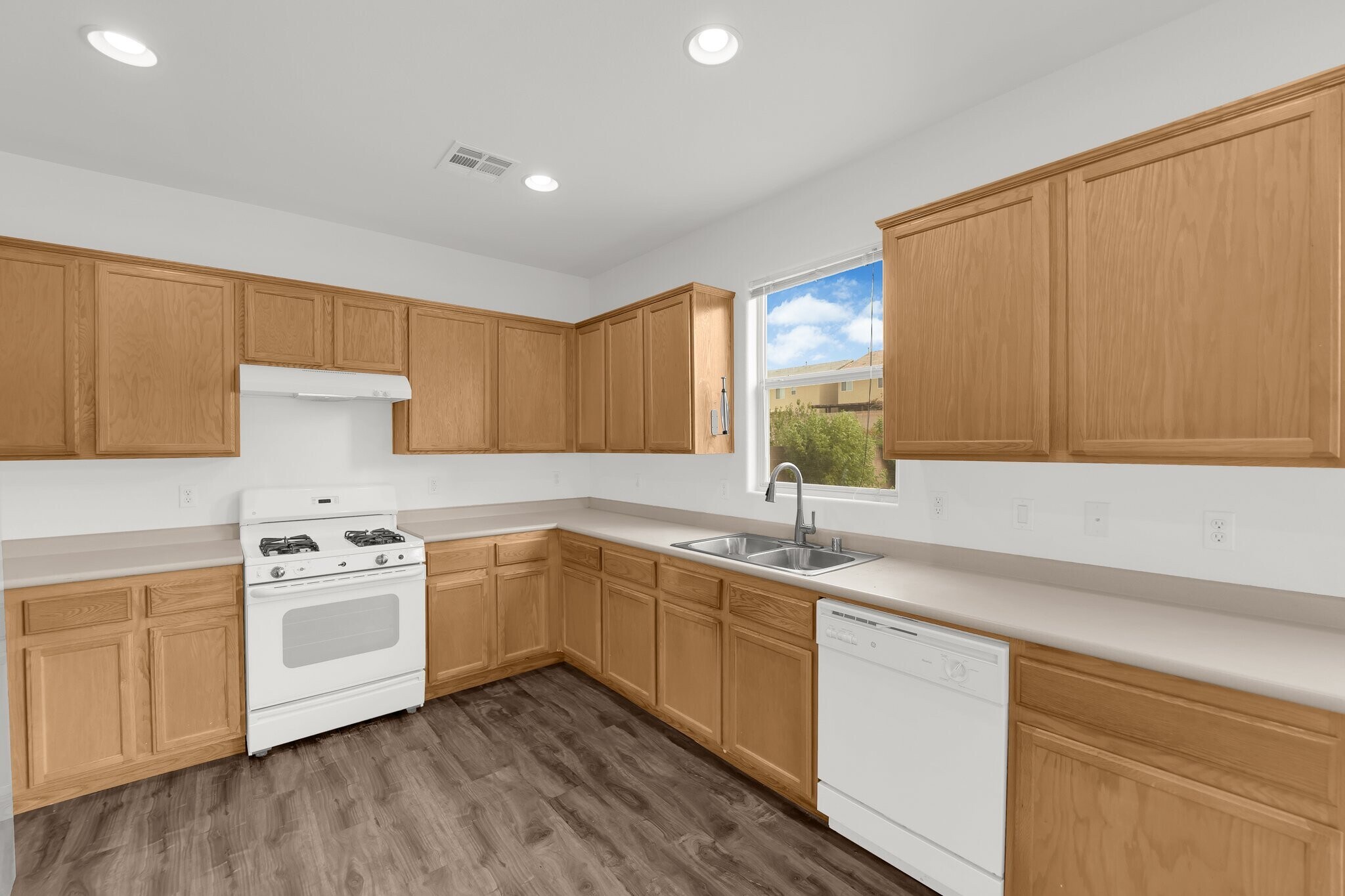 Building Photo - 9633 Rolling Thunder Ave
