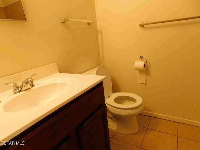 Building Photo - 225 3 Rivers Dr