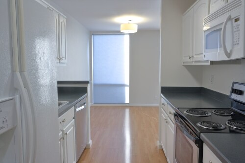 Building Photo - 1051 Beach Park Blvd