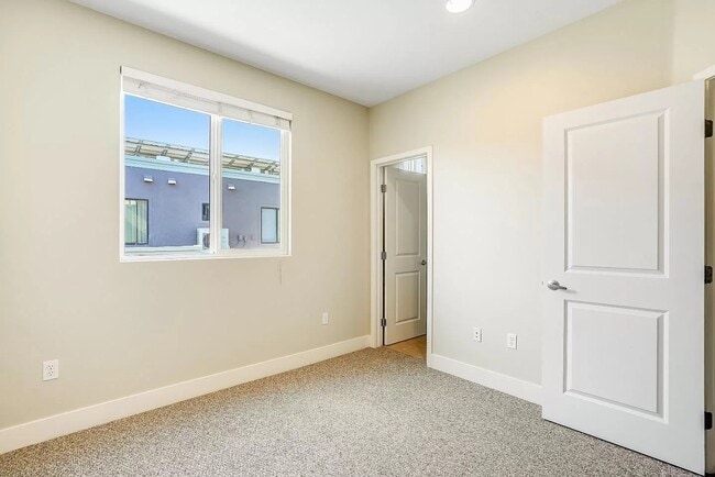 Building Photo - 3733 Egret Ln