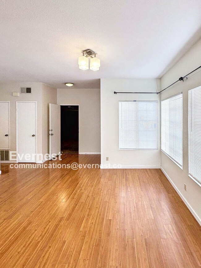 Building Photo - 34282 Kenwood Dr