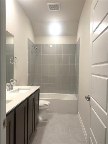 Building Photo - 655 Divine Gardens Dr