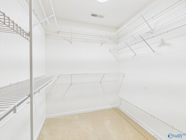 Building Photo - 122 Bellingham Dr