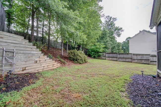 Building Photo - Spacious 4 BR, 2 BA Home On Quiet Cul de Sac, Private Fenced Backyard, Community Pool