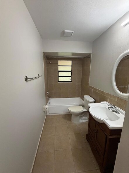 Building Photo - 11510 Valencia Dr