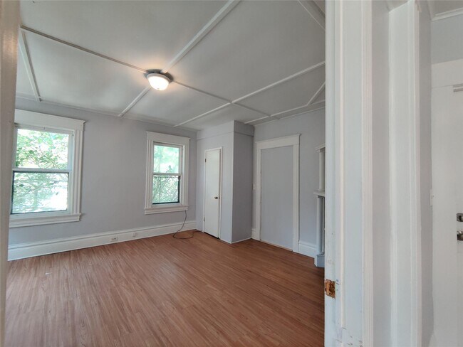 Building Photo - 85 N Hamilton St