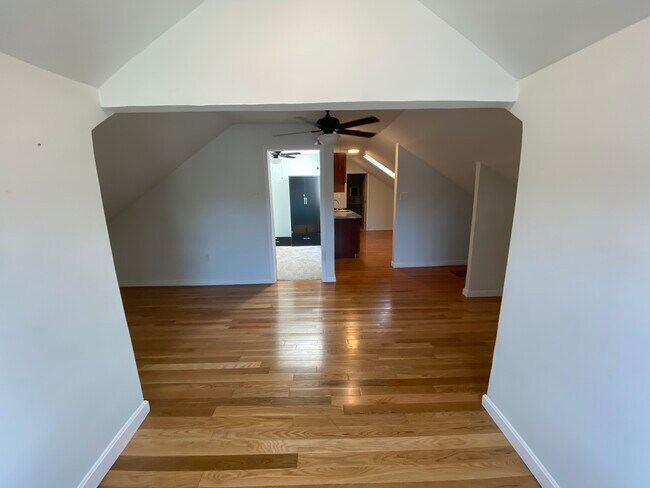 Building Photo - 22 Ledge St