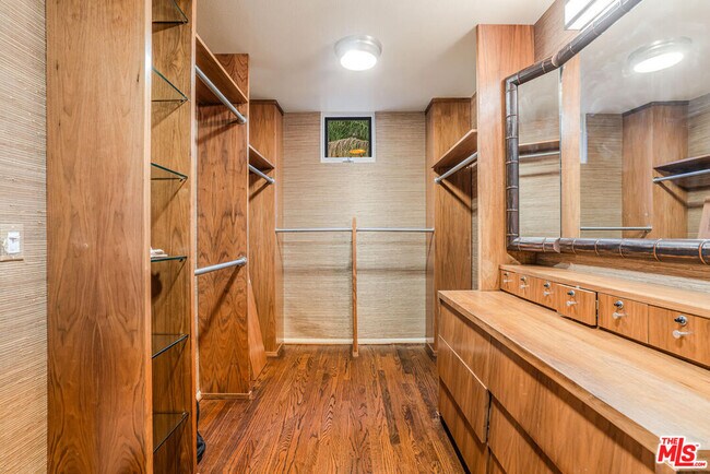 Building Photo - 2423 E Horse Shoe Canyon Rd