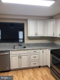 Building Photo - 8000 Green Tree Ct