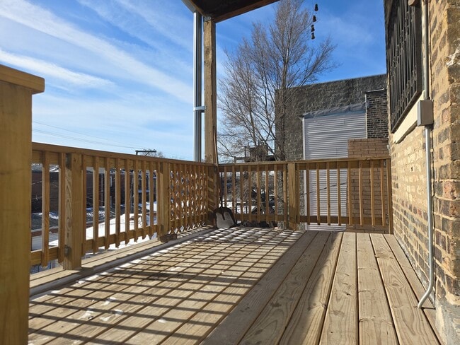 Building Photo - 2417 W Arthington St