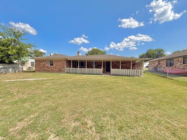 Building Photo - 1114 Rhonda Lee St