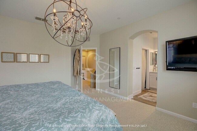 Building Photo - Upgraded Lincoln Crossing Oasis | Walking distance to MANY ammenities