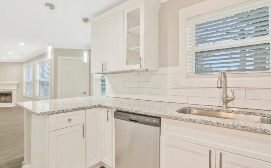 Building Photo - 2441 Raven Cir