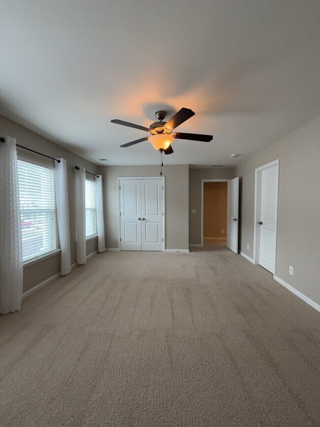 Building Photo - 292 Calm Water Way