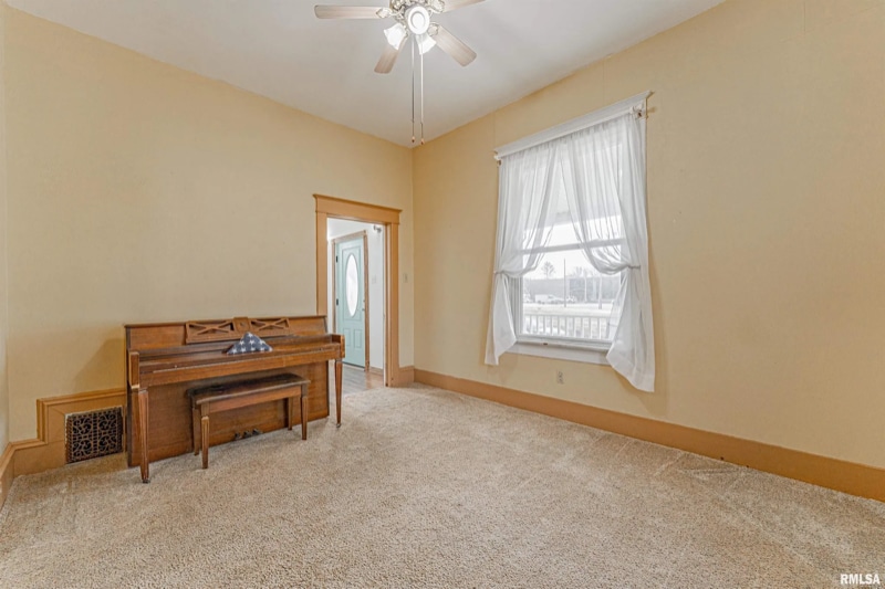 Building Photo - 130 5th St