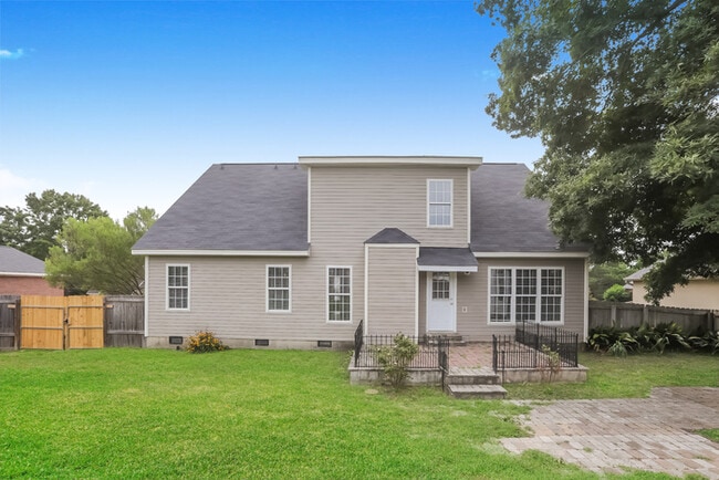 Building Photo - 818 Prairie Ln
