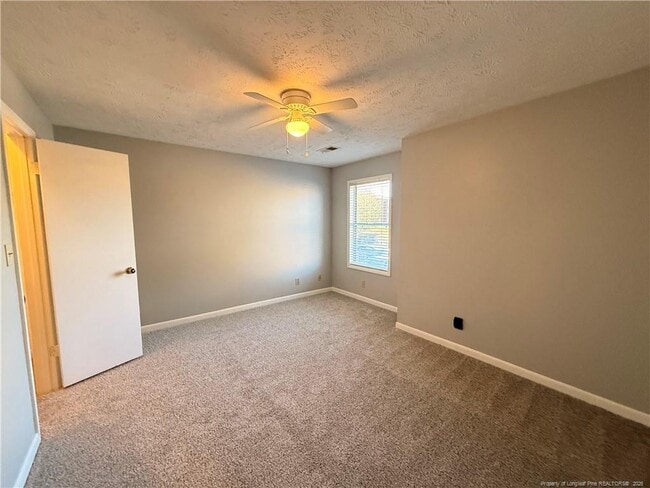 Building Photo - 663 Bartons Landing Pl