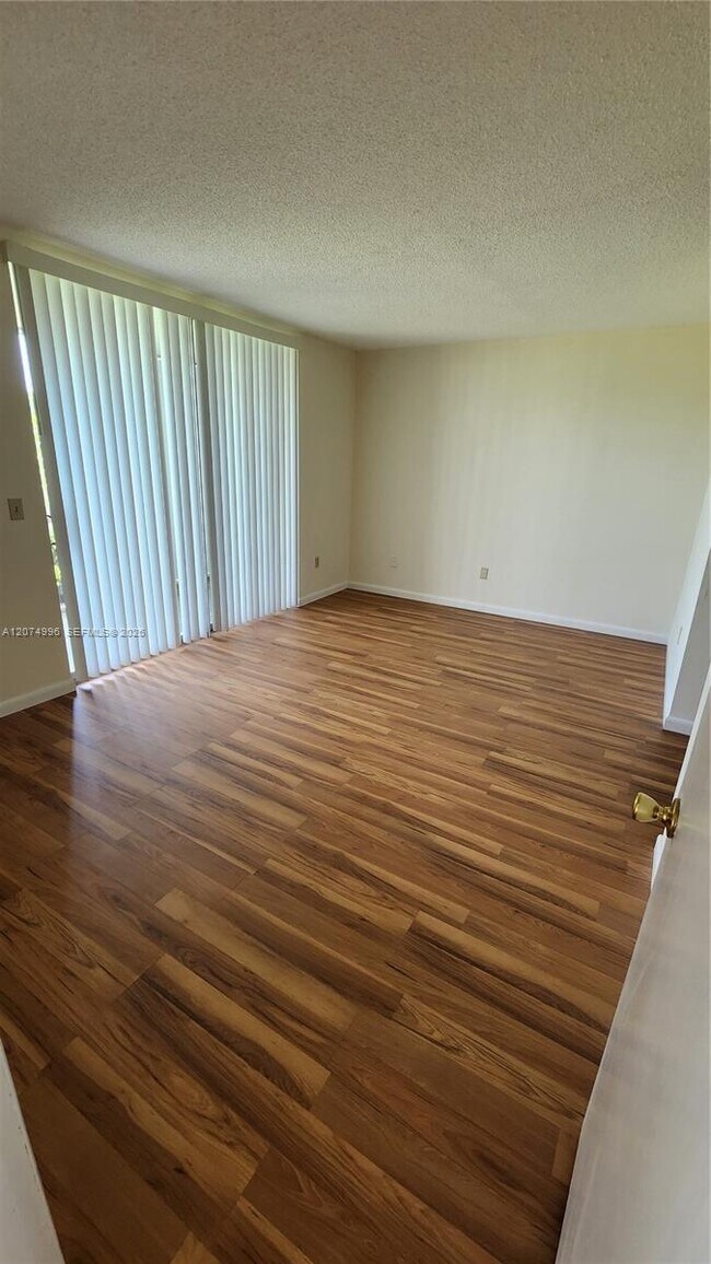 Building Photo - 6550 Royal Palm Blvd