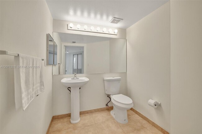 Building Photo - 2080 S Ocean Dr