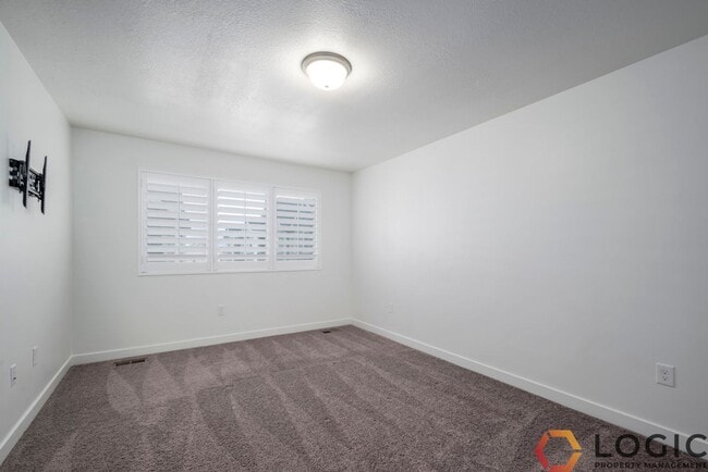 Building Photo - 3167 W 3725 S
