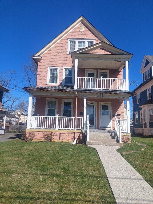 Building Photo - 422 Prospect Ave