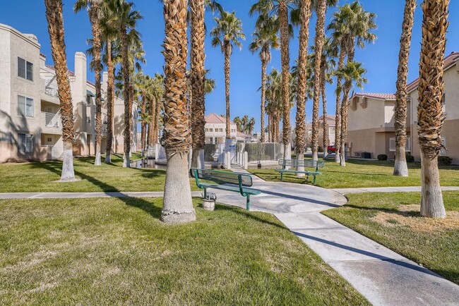 Building Photo - 1 Bedroom Condo in Gated Community at Laguna Del Ray!