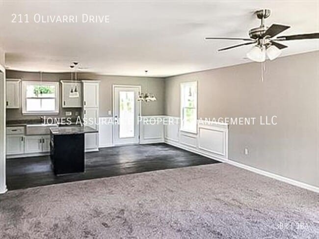 Building Photo - 211 Olivarri Dr