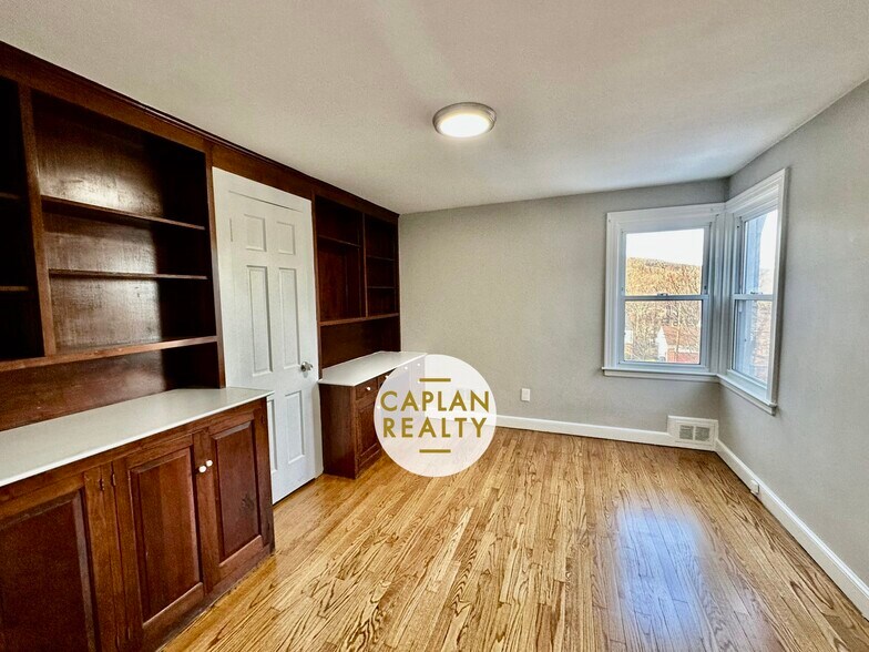 Building Photo - 29 Wellington Rd