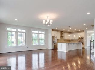 Building Photo - 7200 Holywell Lane