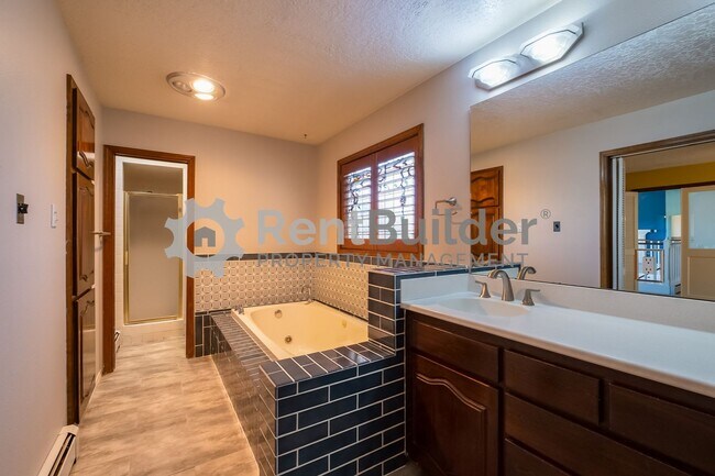 Building Photo - !!CALL US TODAY AT (505) 808-6467 TO SCHED...