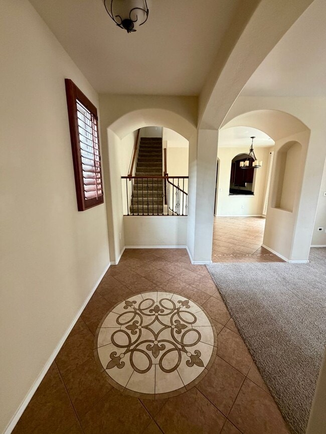 Building Photo - Beautiful 3 bedroom, 2.5 bath home located in the highly sought after community of Power Ranch