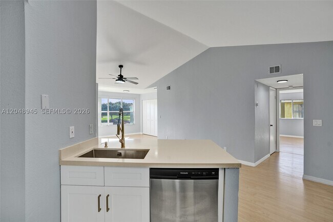 Building Photo - 12760 Vista Isles Dr