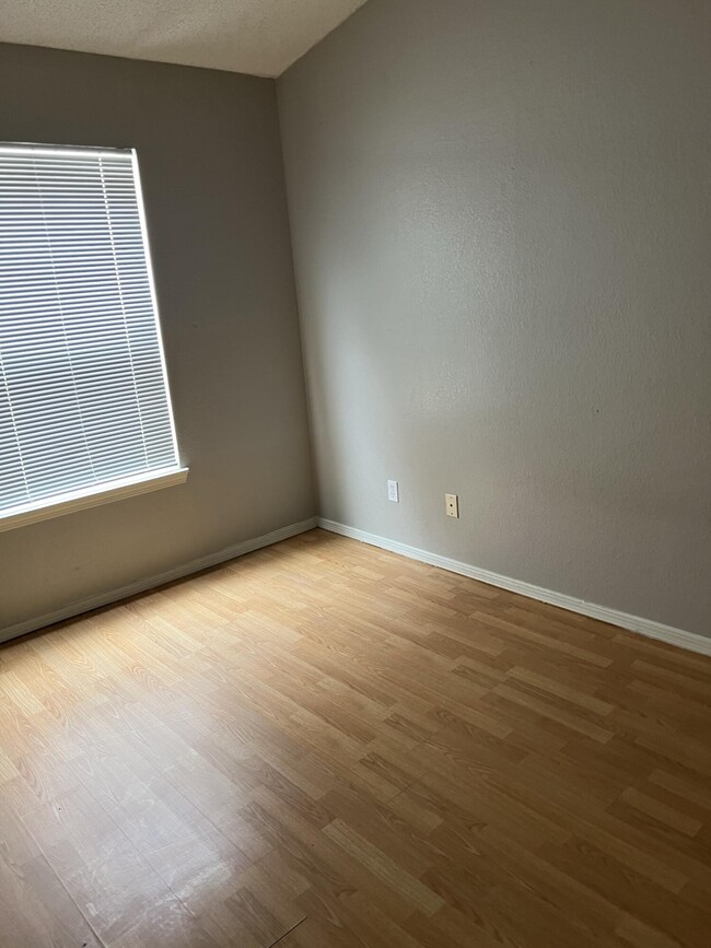 Building Photo - 12628 Setting Sun Dr