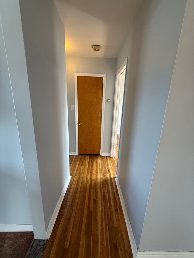 Building Photo - 4 Sayles St