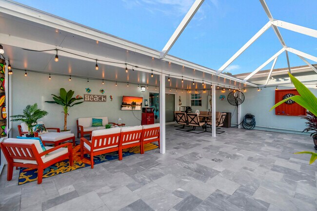 Building Photo - 310 Gulfstream Dr