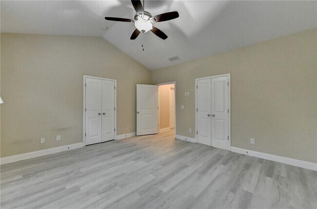 Building Photo - 2405 Tenor Ln