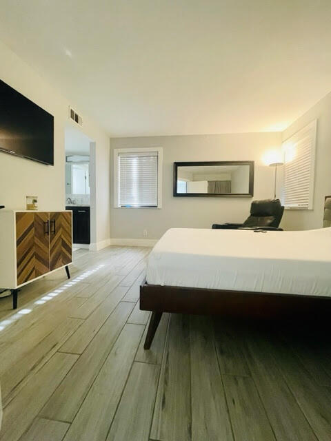 Building Photo - 5571 Courtyard Dr