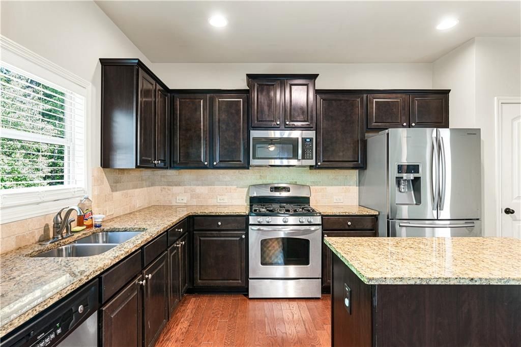 Building Photo - 655 Westmoreland Ln NE