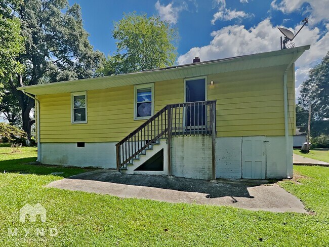 Building Photo - 209 Graham St