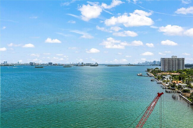 Building Photo - 11111 Biscayne Blvd
