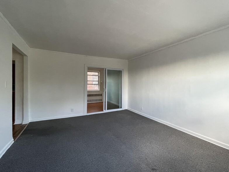 Building Photo - 5103 43rd Ave