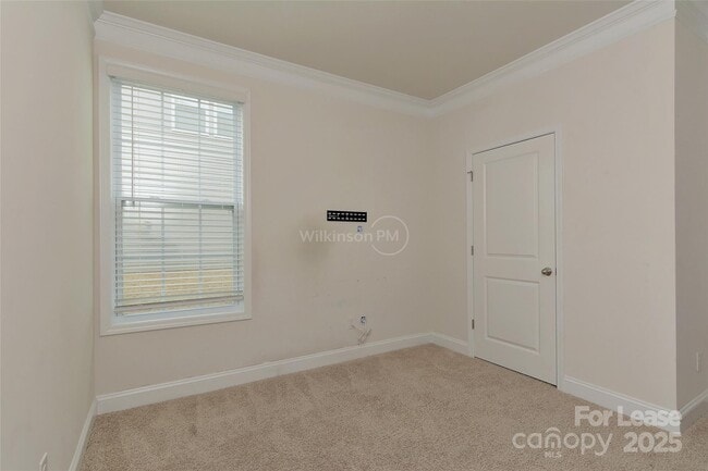 Building Photo - 2015 Saddlebred Dr