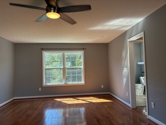 Building Photo - **ELIZABETHTOWN INDEPENDENT SCHOOL DISTRICT**