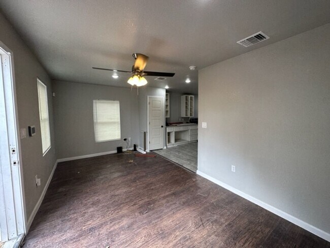 Building Photo - Coming soon..... Beautiful  3 bedroom 2 bath