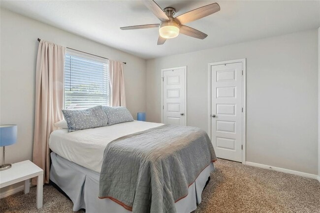 Building Photo - 112 Silver Springs Bend