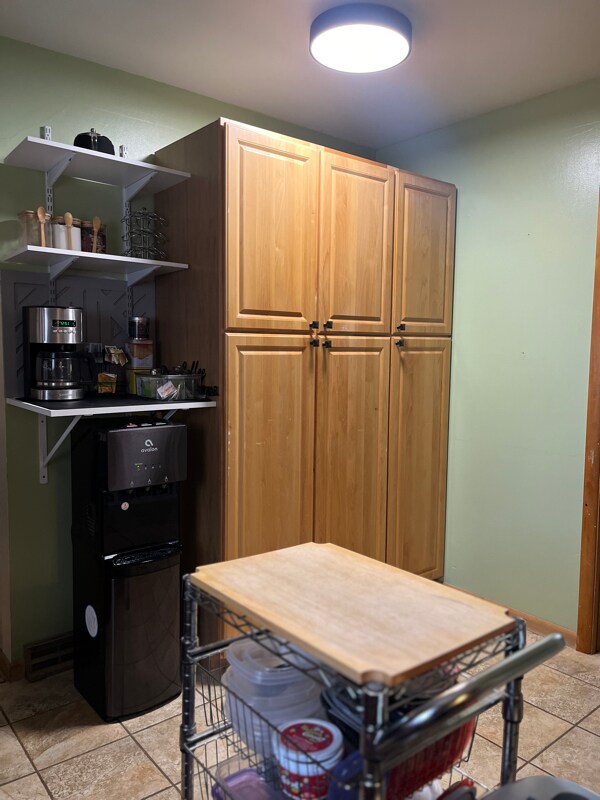 Building Photo - 4755 Esterbrook Rd