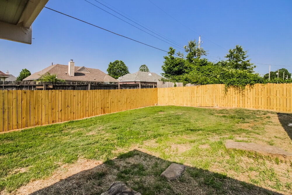 Building Photo - 7568 Baysweet Dr