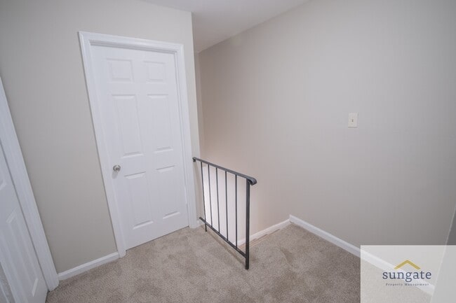 Building Photo - 6449 Union Ct