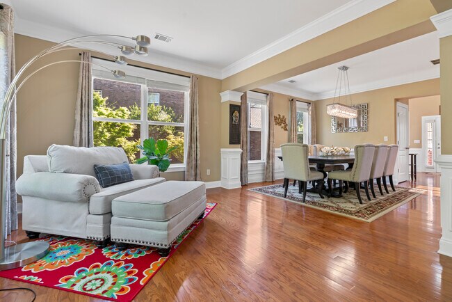 Building Photo - 3450 Dalwood Dr